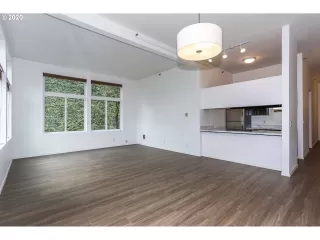 Photo #6: 20071490 Listing