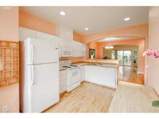 Photo #4: 20072211 Listing