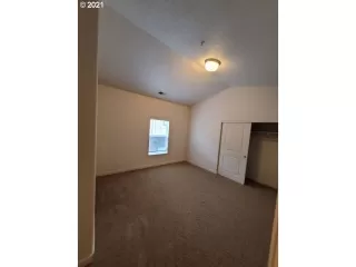 Photo #2: 20072323 Listing