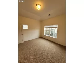 Photo #5: 20072323 Listing