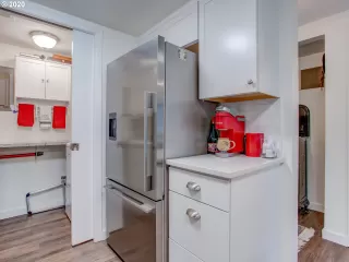 Photo #3: 20072336 Listing