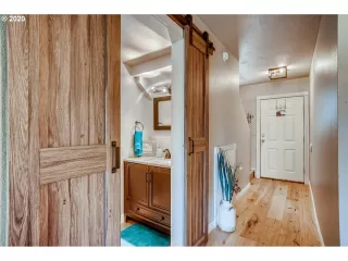 Photo #3: 20072565 Listing