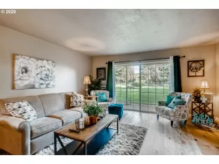 Photo #5: 20072565 Listing