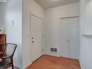 Photo #1: 20073790 Listing 