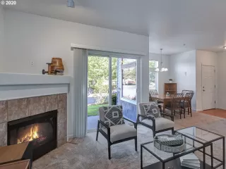 Photo #4: 20073790 Listing 