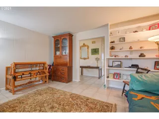 Photo #3: 20074258 Listing