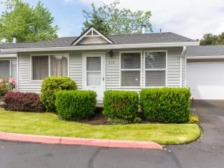 More Details about MLS # 20074391 : 919 NE COCHRAN AVE