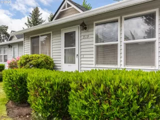 Photo #1: 20074391 Listing 