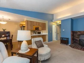 Photo #4: 20074391 Listing 