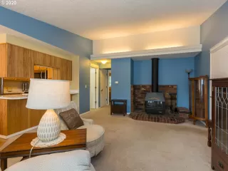 Photo #5: 20074391 Listing 