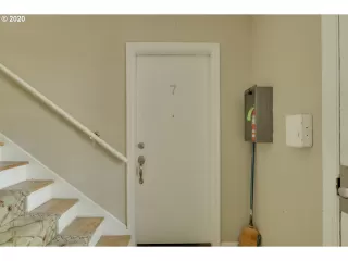 Photo #4: 20074657 Listing 