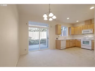 Photo #5: 20074998 Listing 