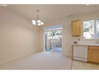 Photo #6: 20074998 Listing 