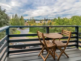 Photo #2: 20075499 Listing