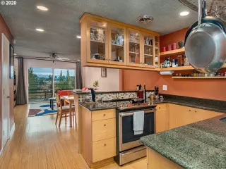 Photo #6: 20075499 Listing