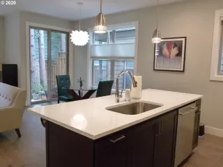 Photo #2: 20075600 Listing