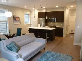 Photo #5: 20075600 Listing