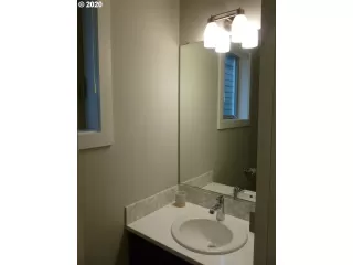 Photo #6: 20075600 Listing