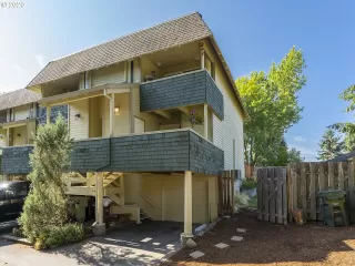 Photo #4: 20075663 Listing