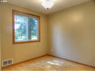 Photo #3: 20075721 Listing