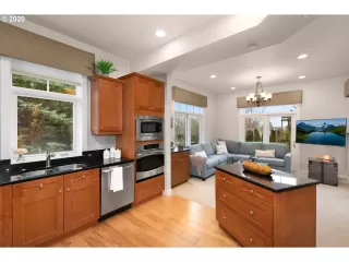 Photo #4: 20076053 Listing