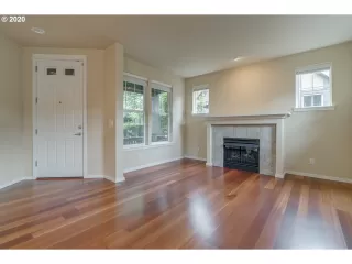 Photo #2: 20076107 Listing