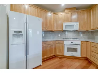 Photo #6: 20076107 Listing