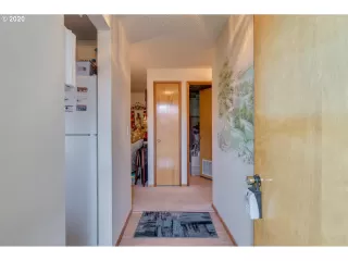 Photo #3: 20076216 Listing 