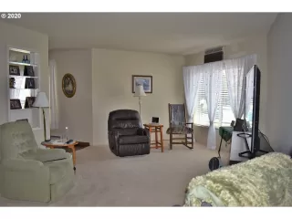 Photo #1: 20076285 Listing