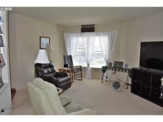 Photo #2: 20076285 Listing