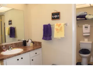 Photo #4: 20076285 Listing