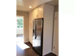 Photo #5: 20076493 Listing