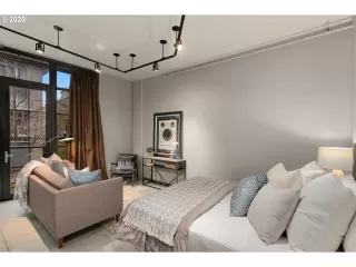 Photo #5: 20076591 Listing 