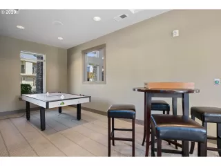 Photo #4: 20076807 Listing