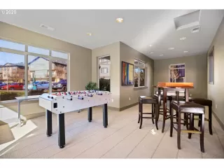 Photo #5: 20076807 Listing