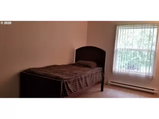 Photo #4: 20077017 Listing