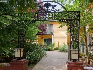 Photo #2: 20078024 Listing 