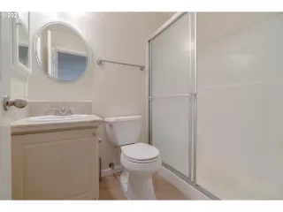 Photo #4: 20078026 Listing