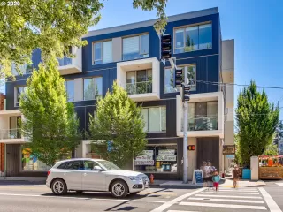 More Details about MLS # 20078641 : 28 SE 28TH AVE 209
