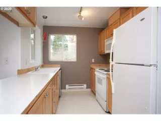 Photo #6: 20078841 Listing