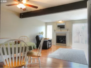 Photo #6: 20079810 Listing 