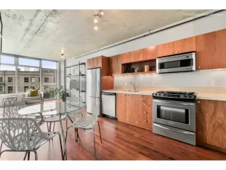 Photo #6: 20080226 Listing