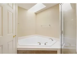 Photo #5: 20080964 Listing