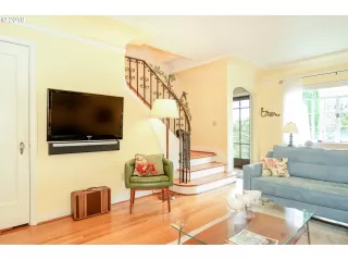 Photo #5: 20081073 Listing