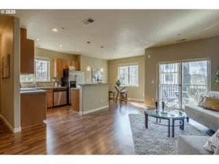 Photo #2: 20081810 Listing