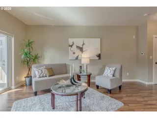 Photo #5: 20081810 Listing