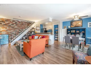 Photo #2: 20081953 Listing