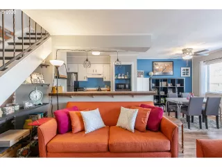 Photo #5: 20081953 Listing