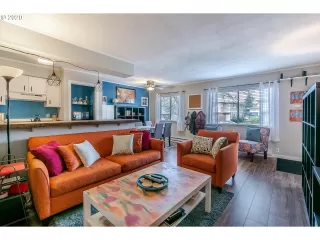 Photo #6: 20081953 Listing