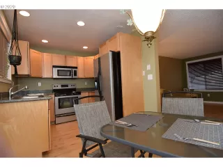 Photo #4: 20082022 Listing